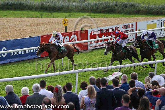 01st Coolfighter and D E Splaine ( 3 , white and red diamonds ) Trainer - N Dooly , Owner - The Cool Boys Partnership