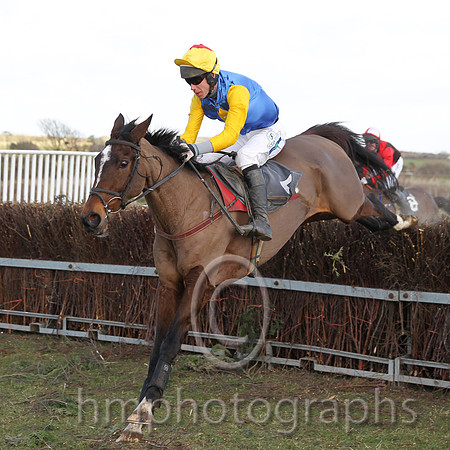 01 Muirhead  Derek O'Connor - Trainer : S R B Crawford, Blue, yellow diamond