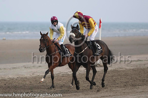 4 Usa and Mr S Crawford - - 4th (7 ,white, emerald green stars ) Trainer - S J Mahon &amp; 3 Moonbi Creek and Mr R P McNamara - - 3rd (3 ,maroon and yellow chevrons ) Trainer - D K Weld