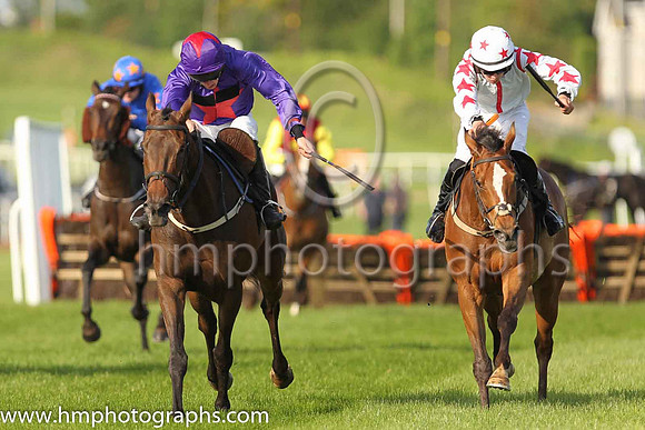 09th Kingfisher Lane and S. Connor(7) (1 ,purple, red star ), Trainer:S.R.B. Crawford , Owner:Miss E.Hamilton