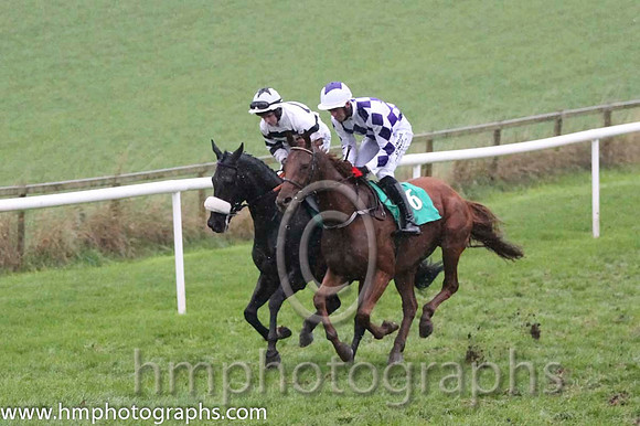 02 SwantyKay & Miss J M Mangan - 2nd (7, white and black hoops ) & 05 Ram Them All & Mr R P McNamara - 5th (6, white and purple diamonds) - FT8E9200-Edit-14