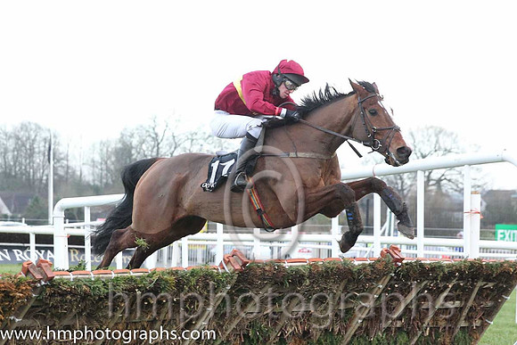 02 Luddsdenene & T Dowling - 2nd (17, maroon, yellow hoop ) - CU2D0035-37