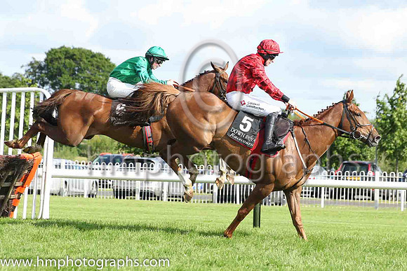 02nd Champ De Gane (FR) and M.M. McDonagh(7) (6 ,light green, dark green sleeves ), Trainer:S.R.B. Crawford , Owner:Simon Munir/Isaac Souede