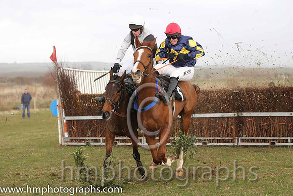 07th UR Ballycross ( 2 )  Derek O'Connor - Trainer: Colin S McKeever - black  white qtrd and 01st Bidasse ( 6 )  B O'Neill - Trainer: Colin Bowe - green, red and green stripes sleeves