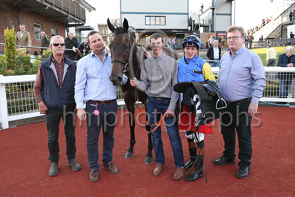 01st Set To Fire  Sean Davis (12, royal blue, royal blue and yellow sleeves) Trainer John James Feane, Owner Ms Orlagh Reynolds