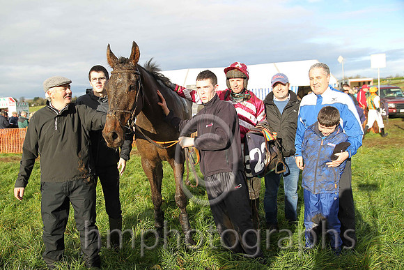 01st BIG MEADOW and J J Codd ( 23 , WHITE  MAROON HOOPS; white,maroon chevrons sleeves; maroon cap,white diamonds ) Trainer: Peter Fahey,, Owner : Patrick F. Ryan