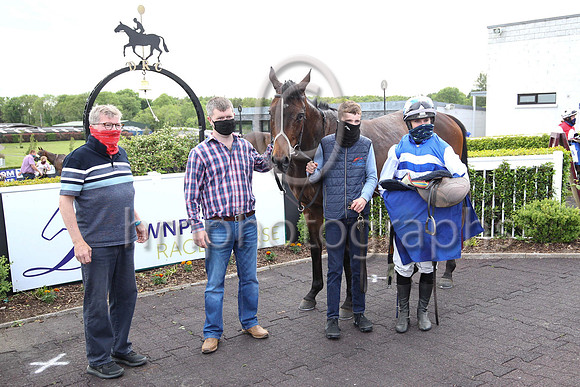 01st Biko Miss M O'Sullivan ( 2 , blue  white hoops ) Trainer - P Martin , Owner - E Duignan