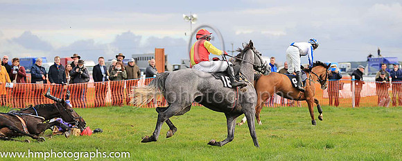 CHARIOT WARRIOR and G S Quinn ( 16 , RED,yellow panel; yellow sleeves; red cap,yellow star ) Trainer: Robert Brown Kerr,, Owner : James Brown Kerr