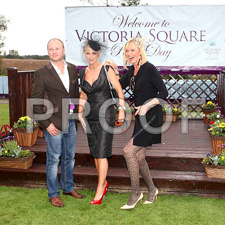 Hugh Black Manager of Victoria Square and Alison Campbell with a finalist in the Best Dressed Lady Competition - IMG_9585-e