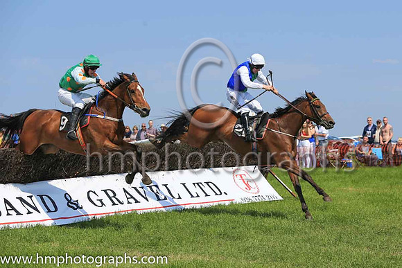 01st PORT STANLEY and B O'Neill ( 20 , ROYAL BLUE  GREEN HLVD; white sleeves; white cap ) Trainer: Colin Bowe , Owner : M. Cave , S. Lanigan O'Keeffe