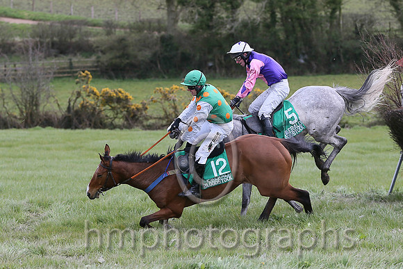 SECRET MAHLER and B O'Neill ( 12 , EMERALD GREEN,orange spots; white,orange spots sleeves; emerald green cap ) Trainer: Sean Thomas Doyle,, Owner : Syndicate Monbeg