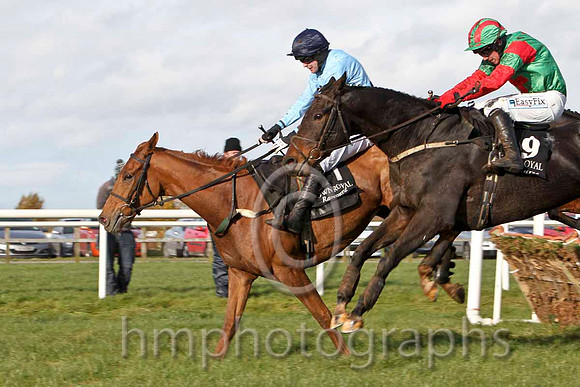 Robbie McMahon & D J Condon - 4th (9, emerald green, red cross) - FT8E7884-e