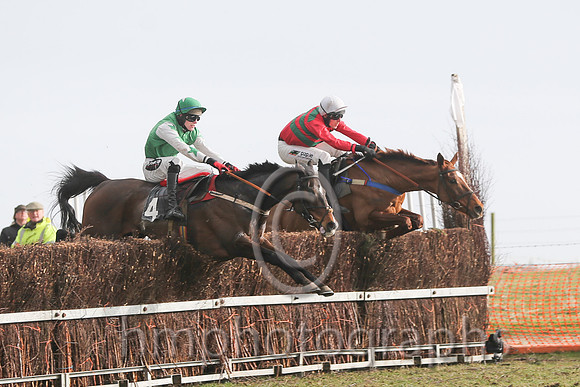 01st Butlergrove King ( 4 )  H D Dunne - Trainer: Michael Goff - green  02nd Maple Mons ( 5 )  B O'Neill - Trainer: D M Christie - red, green chevrons, white cap