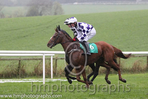05 Ram Them All & Mr R P McNamara - 5th (6, white and purple diamonds) & 02 SwantyKay & Miss J M Mangan - 2nd (7, white and black hoops ) - FT8E9207-Edit-16