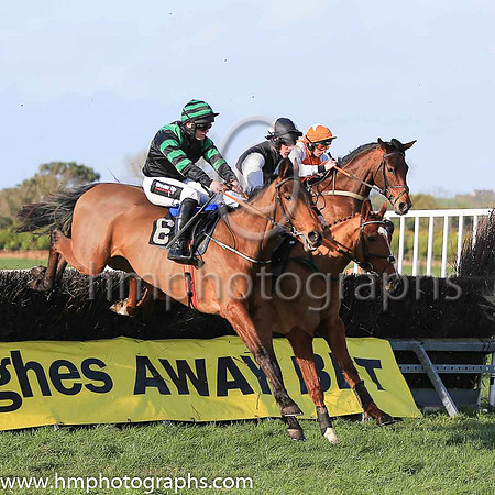 MONKSTREET (GB) and R James ( 6 , BLACK,emerald green epaulettes; black  emerald green hooped sleeves; black  emerald green hooped cap ) Trainer: Cormac Doyle,, Owner : Monbeg Farm Racing, Partnership