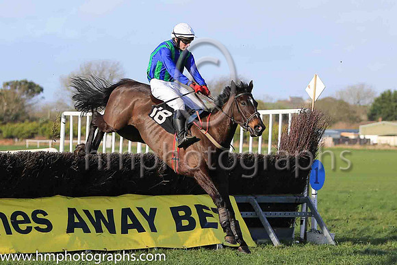 WEXFORD SAGE and N Gault ( 18 ,Antrim (H)- DARK BLUE  EMERALD GREEN STRIPES; dark blue sleeves; white cap ) Trainer: Ann Hunter,, Owner : Ann Hunter