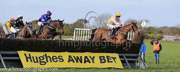 01st TANGO THEATRE and S Connor ( 9 , PINK  YELLOW CHECK; pink sleeves; yellow cap ) Trainer: Warren Ewing,, Owner : Warren Ewing