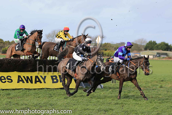 02nd RINGNEILL and M J O'Hare ( 5 , YELLOW  BLACK DIAMONDS; yellow sleeves; red cap,yellow diamond ) Trainer: George Stewart,, Owner : Miss S. Mackinnon