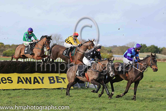LARGY G and D G Lavery ( 2 , EMERALD GREEN,purple star; emerald green sleeves,purple stars; purple cap,emerald green stars ) Trainer: William Ross Crawford,, Owner : Martin McGroggan Raymond Scullion