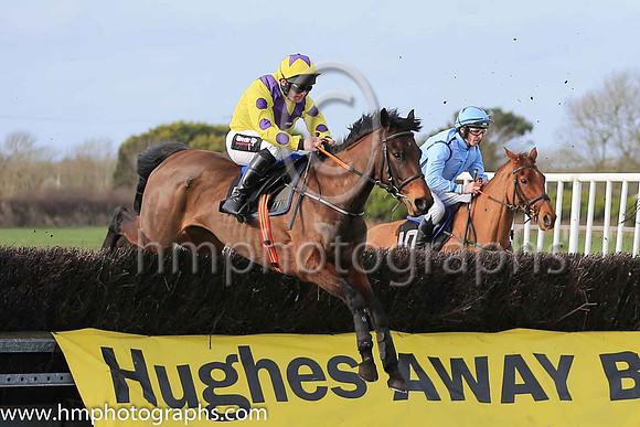 04th DARCEY'S DREAM and R James ( 1 , YELLOW,purple chevron; yellow sleeves,purple spots; yellow cap,purple star ) Trainer: William Ross Crawford,, Owner : David Bailey