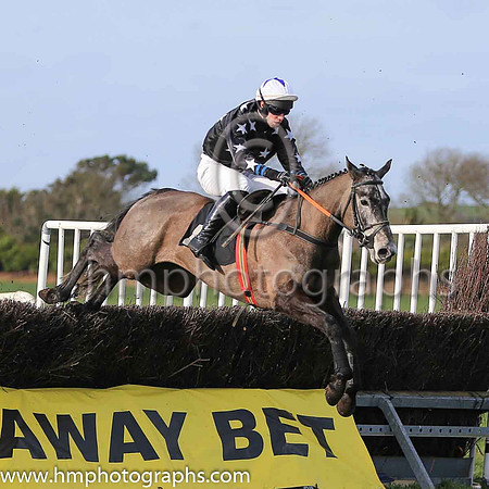 DIDGERIDEE and P G McGuigan ( 4 , BLACK,white stars; white cap,purple star ) Trainer: Clare L. Cannon,, Owner : G.N. Cannon
