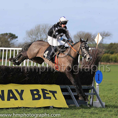 DIDGERIDEE and P G McGuigan ( 4 , BLACK,white stars; white cap,purple star ) Trainer: Clare L. Cannon,, Owner : G.N. Cannon