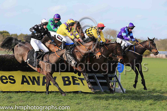 02nd RINGNEILL and M J O'Hare ( 5 , YELLOW  BLACK DIAMONDS; yellow sleeves; red cap,yellow diamond ) Trainer: George Stewart,, Owner : Miss S. Mackinnon
