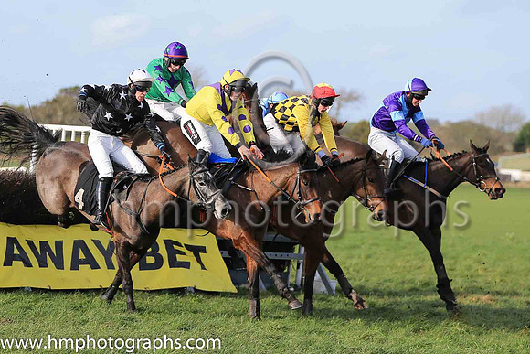 DIDGERIDEE and P G McGuigan ( 4 , BLACK,white stars; white cap,purple star ) Trainer: Clare L. Cannon,, Owner : G.N. Cannon