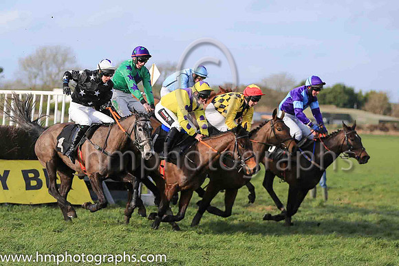 DIDGERIDEE and P G McGuigan ( 4 , BLACK,white stars; white cap,purple star ) Trainer: Clare L. Cannon,, Owner : G.N. Cannon
