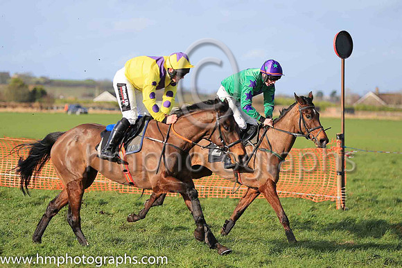 LARGY G and D G Lavery ( 2 , EMERALD GREEN,purple star; emerald green sleeves,purple stars; purple cap,emerald green stars ) Trainer: William Ross Crawford,, Owner : Martin McGroggan Raymond Scullion