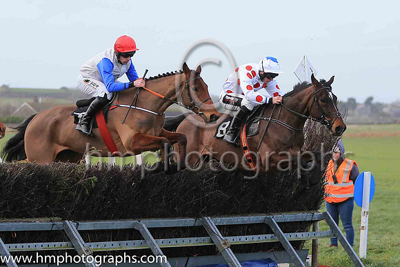 WESTERN LIMITS and B O'Neill ( 7 , WHITE; royal blue sleeves; red cap ) Trainer: B.R. Hamilton,, Owner : Brian Hamilton