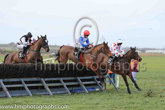 04th FANTASTIC ALLEN (FR) and S Connor ( 3 ,Antrim (H)- BLACK  WHITE QTD; black  white hlvd sleeves; white cap ) Trainer: Colin S. McKeever,, Owner : Dennison, W.W.