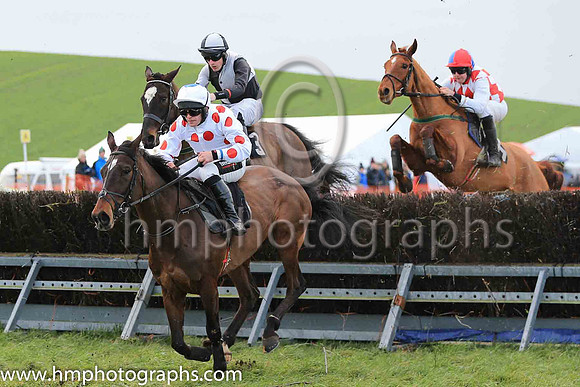 SAND LODGE and B Lawless ( 16 ,Antrim (H)- RED  WHITE DIAMONDS; white sleeves; red  royal blue qtd cap ) Trainer: Rodney Ian Arthur,, Owner : Rodney Ian Arthur