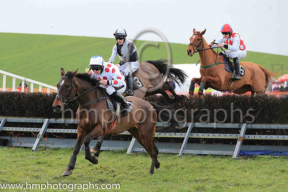 04th FANTASTIC ALLEN (FR) and S Connor ( 3 ,Antrim (H)- BLACK  WHITE QTD; black  white hlvd sleeves; white cap ) Trainer: Colin S. McKeever,, Owner : Dennison, W.W.