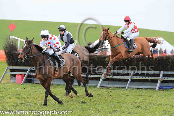 SAND LODGE and B Lawless ( 16 ,Antrim (H)- RED  WHITE DIAMONDS; white sleeves; red  royal blue qtd cap ) Trainer: Rodney Ian Arthur,, Owner : Rodney Ian Arthur