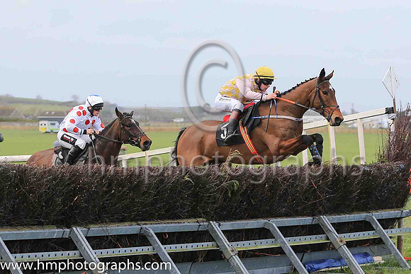 01st WILL CARVER and J G Gainford ( 5 , PINK  YELLOW CHECK; pink sleeves; yellow cap ) Trainer: Warren Ewing,, Owner : Warren Ewing