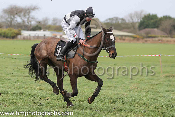 04th FANTASTIC ALLEN (FR) and S Connor ( 3 ,Antrim (H)- BLACK  WHITE QTD; black  white hlvd sleeves; white cap ) Trainer: Colin S. McKeever,, Owner : Dennison, W.W.