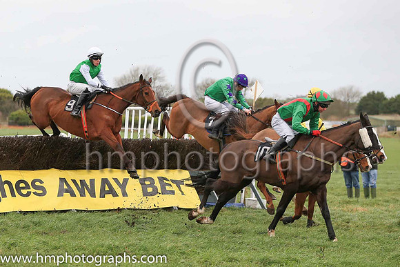 04th CHASE END CHARLIE and O M'Gill ( 9 , EMERALD GREEN; white sleeves; white cap ) Trainer: Gary McGill,, Owner : Oran McGill