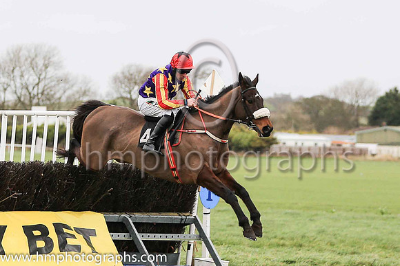 01st WINGED LEADER and B O'Neill ( 4 ,purple,yellow star;red and yellow striped sleeves;red cap ) Trainer: D.M. Christie,, Owner : S.J. Hegarty