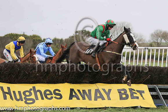 02nd CHOSEN DREAM and N McParlan ( 10 , EMERALD GREEN,red braces; emerald green sleeves; emerald green cap,red diamonds ) Trainer: Graham McKeever,, Owner : Margaret A. Simpson