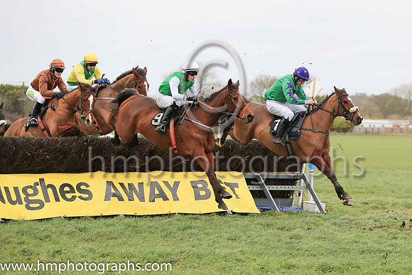 04th CHASE END CHARLIE and O M'Gill ( 9 , EMERALD GREEN; white sleeves; white cap ) Trainer: Gary McGill,, Owner : Oran McGill