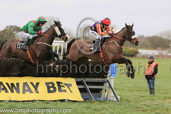 02nd CHOSEN DREAM and N McParlan ( 10 , EMERALD GREEN,red braces; emerald green sleeves; emerald green cap,red diamonds ) Trainer: Graham McKeever,, Owner : Margaret A. Simpson