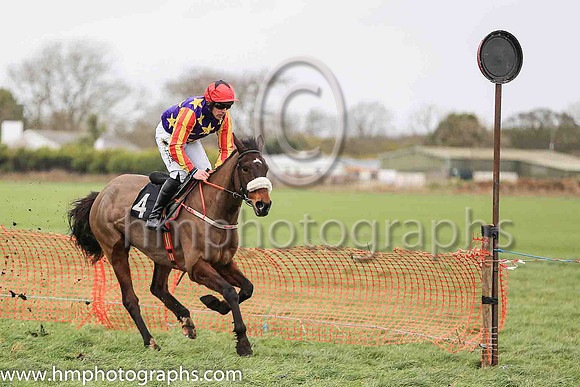 01st WINGED LEADER and B O'Neill ( 4 ,purple,yellow star;red and yellow striped sleeves;red cap ) Trainer: D.M. Christie,, Owner : S.J. Hegarty