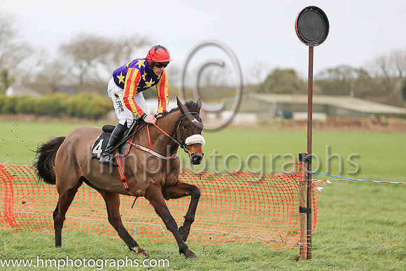 01st WINGED LEADER and B O'Neill ( 4 ,purple,yellow star;red and yellow striped sleeves;red cap ) Trainer: D.M. Christie,, Owner : S.J. Hegarty