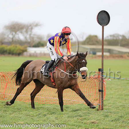 01st WINGED LEADER and B O'Neill ( 4 ,purple,yellow star;red and yellow striped sleeves;red cap ) Trainer: D.M. Christie,, Owner : S.J. Hegarty