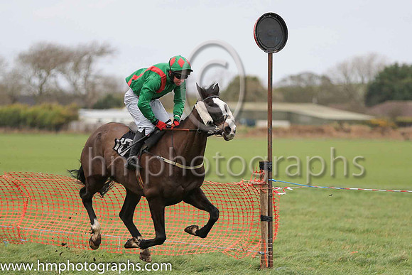 02nd CHOSEN DREAM and N McParlan ( 10 , EMERALD GREEN,red braces; emerald green sleeves; emerald green cap,red diamonds ) Trainer: Graham McKeever,, Owner : Margaret A. Simpson