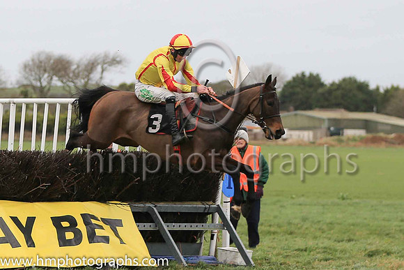 02nd DOUBLE SMART and D G Lavery ( 3 , YELLOW,red seams; yellow sleeves,red diabolo; yellow  red qtd cap ) Trainer: Patrick Eugene Turley,, Owner : Andrew S. Pearson