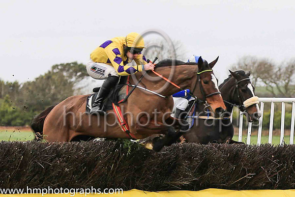 01st MT LEINSTER GOLD and B O'Neill ( 1 , YELLOW,purple triple diamond; yellow,purple diamonds sleeves  purple diamond sleeves; yellow cap ) Trainer: Colin Bowe,, Owner : Anthony Kearns