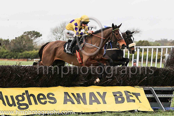 01st MT LEINSTER GOLD and B O'Neill ( 1 , YELLOW,purple triple diamond; yellow,purple diamonds sleeves  purple diamond sleeves; yellow cap ) Trainer: Colin Bowe,, Owner : Anthony Kearns