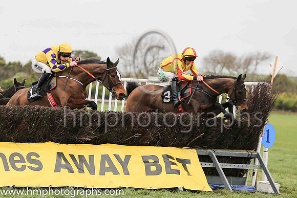 01st MT LEINSTER GOLD and B O'Neill ( 1 , YELLOW,purple triple diamond; yellow,purple diamonds sleeves  purple diamond sleeves; yellow cap ) Trainer: Colin Bowe,, Owner : Anthony Kearns